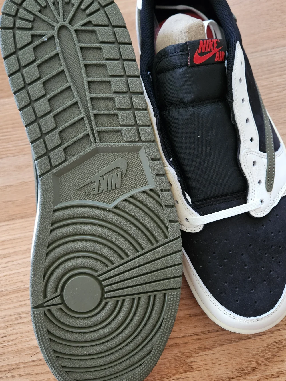 Nike nib travis